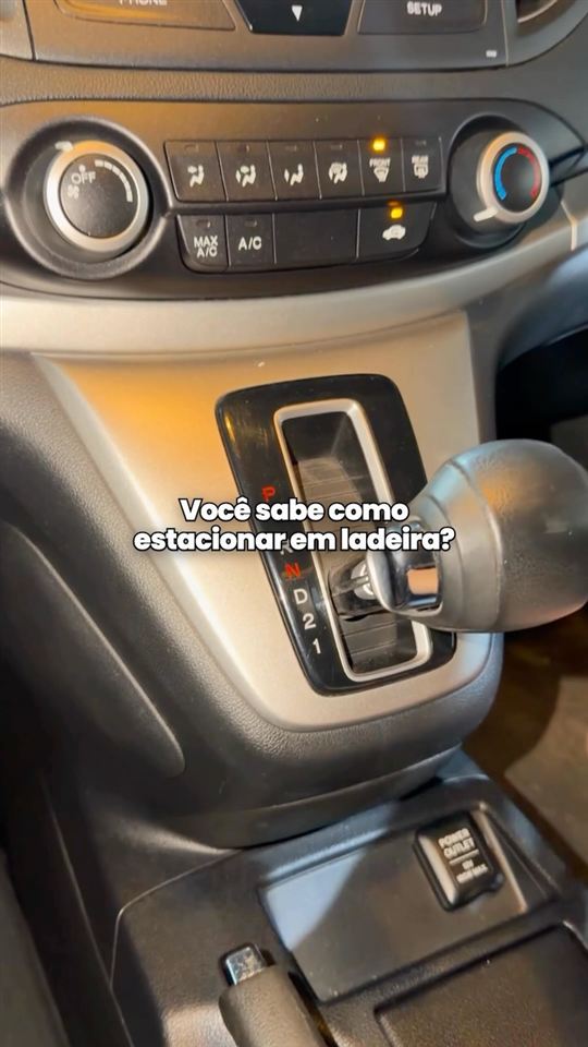 Vídeo: como estacionar corretamente em ladeira com câmbio automático Honda
